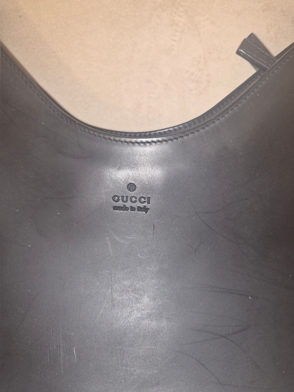 VINTAGE - Gucci Black Leather Shoulder Hobo Bag with Silver Metal Accent - Picture 7 of 16